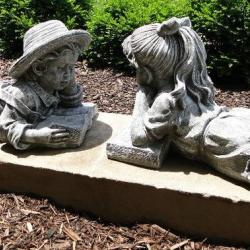 Children's memorial statue 